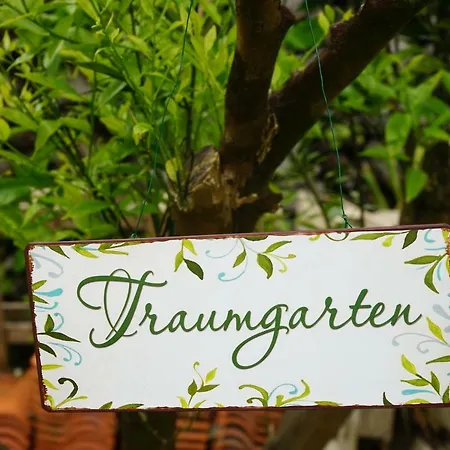 Casas Flores * Lajes das Flores